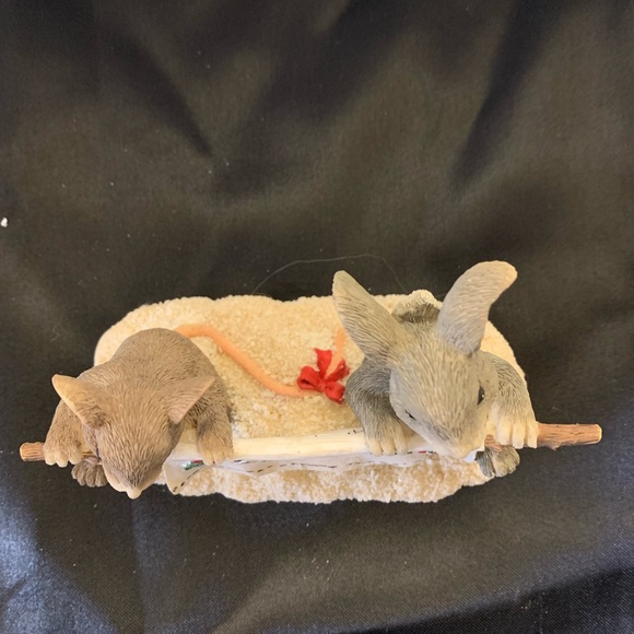 Dean Griff Sylvestri Charming Tails Christmas figurine - Picture 3 of 6